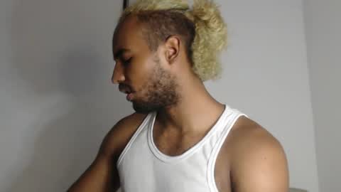 Snapshot of salvatore_amator chatting on May 28, 6:10 am salvatore_amator online show from May 28, 6:10 am