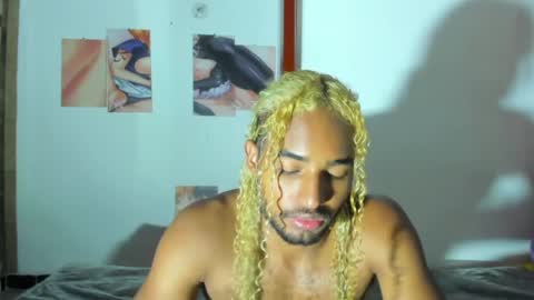 Snapshot of salvatore_amator chatting on May 31, 4:53 am salvatore_amator online show from May 31, 4:53 am