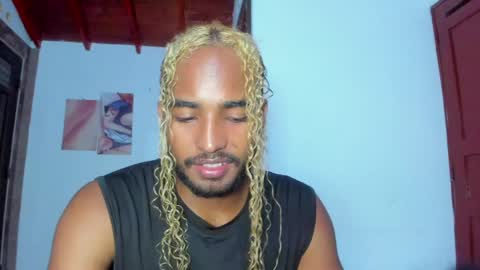 Snapshot of salvatore_amator chatting on June 3, 3:53 am salvatore_amator online show from June 3, 3:53 am