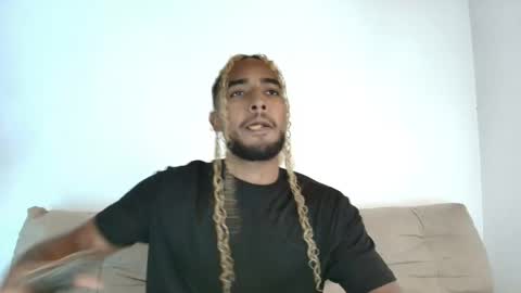 Snapshot of salvatore_amator chatting on June 7, 6:17 am salvatore_amator online show from June 7, 6:17 am