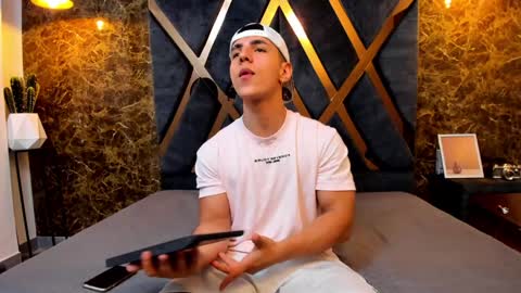 SALVATORE online show from January 17, 2:18 pm