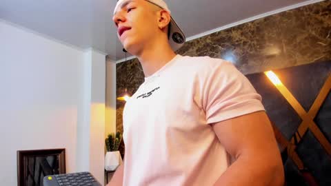 SALVATORE online show from January 27, 11:11 am