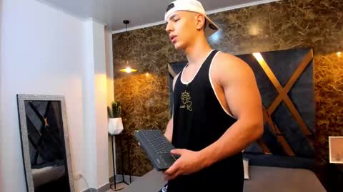 SALVATORE online show from February 10, 11:36 am