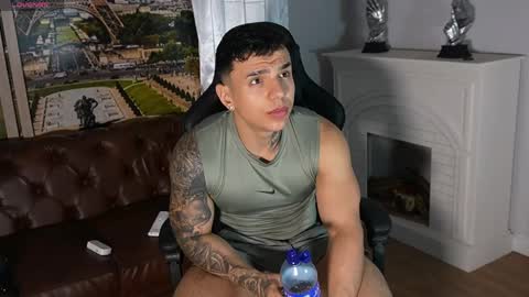 Snapshot of salvatore_damore chatting on June 6, 5:50 pm SALVATORE online show from June 6, 5:50 pm