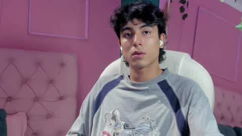 Snapshot of salvatore_monterey chatting on December 5, 9:39 pm salvatore online show from December 5, 9:39 pm