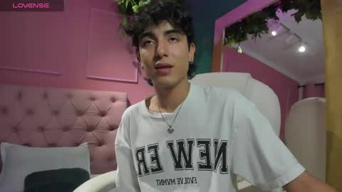 Snapshot of salvatore_monterey chatting on December 15, 9:31 pm salvatore online show from December 15, 9:31 pm