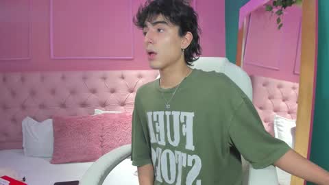 Snapshot of salvatore_monterey chatting on January 4, 12:27 am salvatore online show from January 4, 12:27 am