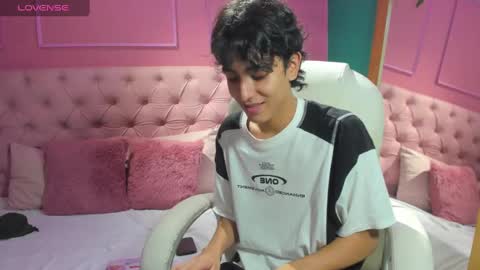 Snapshot of salvatore_monterey chatting on January 8, 4:44 am salvatore online show from January 8, 4:44 am