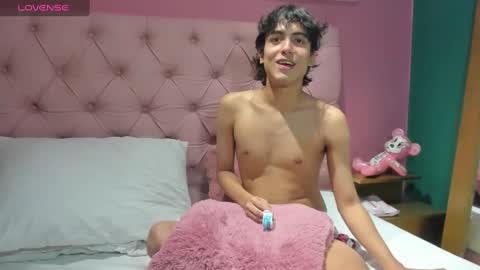 Snapshot of salvatore_monterey chatting on January 12, 3:39 am salvatore online show from January 12, 3:39 am