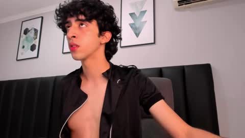 Snapshot of salvatore_monterey chatting on February 13, 6:05 pm salvatore online show from February 13, 6:05 pm