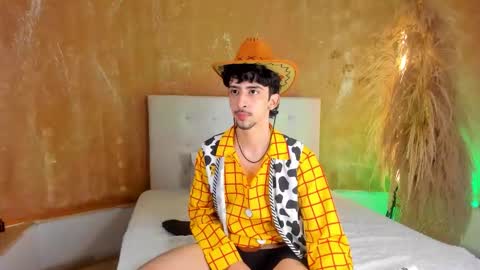 Snapshot of salvatore_monterey chatting on November 7, 8:42 pm salvatore online show from November 7, 8:42 pm