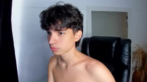 Snapshot of salvatore_monterey chatting on February 17, 3:29 pm salvatore online show from February 17, 3:29 pm