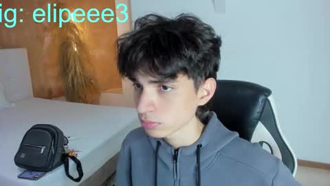 Snapshot of salvatore_monterey chatting on February 25, 11:25 pm salvatore online show from February 25, 11:25 pm