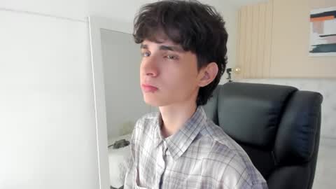 Snapshot of salvatore_monterey chatting on February 26, 6:40 pm salvatore online show from February 26, 6:40 pm