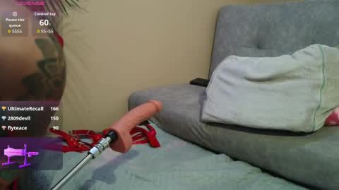 saly_moon1 online show from April 7, 2:12 am