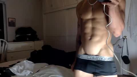 Snapshot of sam9826wh chatting on December 13, 8:20 am sam9826wh online show from December 13, 8:20 am