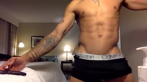 Snapshot of sam9826wh chatting on December 14, 3:40 am sam9826wh online show from December 14, 3:40 am