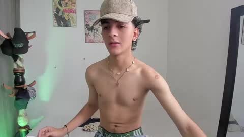 sam__cute online show from January 6, 7:45 pm