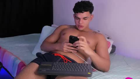 Snapshot of sam_dosantos chatting on December 3, 6:59 am llll sammu llll online show from December 3, 6:59 am