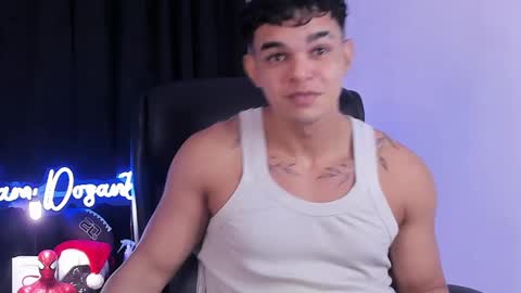 Snapshot of sam_dosantos chatting on December 13, 4:43 am llll sammu llll online show from December 13, 4:43 am
