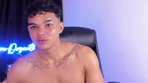 Snapshot of sam_dosantos chatting on January 17, 5:11 am llll sammu llll online show from January 17, 5:11 am