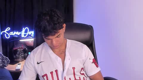 Snapshot of sam_dosantos chatting on January 22, 3:41 am llll sammu llll online show from January 22, 3:41 am