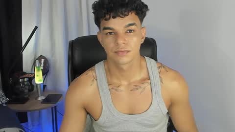Snapshot of sam_dosantos chatting on February 12, 3:29 am llll sammu llll online show from February 12, 3:29 am