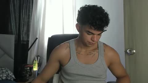 Snapshot of sam_dosantos chatting on February 12, 4:44 pm llll sammu llll online show from February 12, 4:44 pm