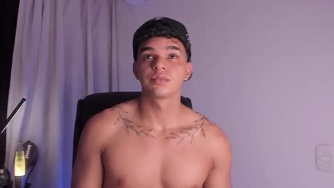 Snapshot of sam_dosantos chatting on February 13, 4:43 am llll sammu llll online show from February 13, 4:43 am