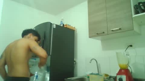 Snapshot of sam_dosantos chatting on March 8, 5:01 pm llll sammu llll online show from March 8, 5:01 pm