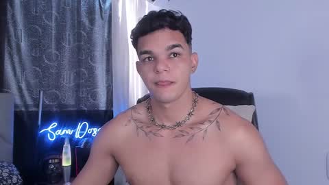 Snapshot of sam_dosantos chatting on March 11, 5:35 pm llll sammu llll online show from March 11, 5:35 pm