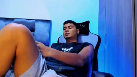 SAM online show from December 18, 1:22 am