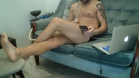 Snapshot of sam_love1985 chatting on December 24, 5:02 pm sam_love1985 online show from December 24, 5:02 pm