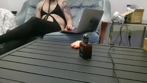 sam_love1985 online show from June 19, 10:46 pm