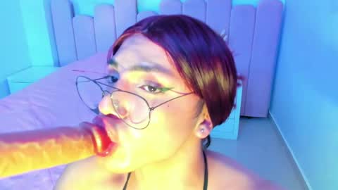 Snapshot of sam_naughty18 chatting on December 7, 1:51 pm sam_naughty18 online show from December 7, 1:51 pm