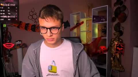 Sam online show from October 25, 7:30 pm