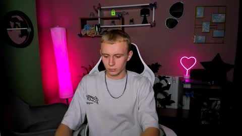 Sam online show from November 30, 8:13 pm