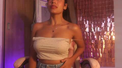 Snapshot of sam_robert17 chatting on September 9, 1:32 pm Samantha Roberts online show from September 9, 1:32 pm