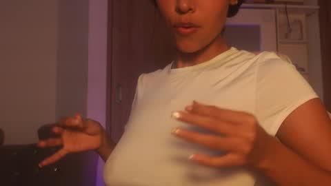 Snapshot of sam_robert17 chatting on September 24, 1:36 pm Samantha Roberts online show from September 24, 1:36 pm