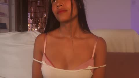 Snapshot of sam_robert17 chatting on October 20, 2:17 pm Samantha Roberts online show from October 20, 2:17 pm