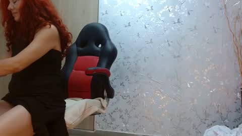 Snapshot of samanta_brownn_ chatting on February 4, 5:55 pm samanta online show from February 4, 5:55 pm