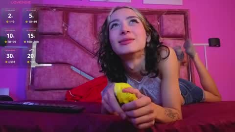 Snapshot of samantaa_liov chatting on May 15, 7:32 pm samantaa_liov online show from May 15, 7:32 pm