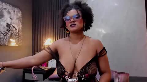 Snapshot of samantablake chatting on February 10, 8:35 pm Samanta online show from February 10, 8:35 pm