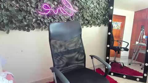 samantaortiz_ online show from December 1, 7:19 pm