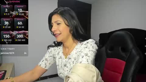 Snapshot of samantha1_rosse01 chatting on June 8, 7:14 pm samantha1_rosse01 online show from June 8, 7:14 pm