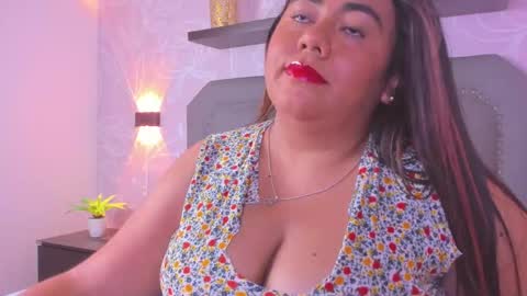 Snapshot of samantha29x_ chatting on October 8, 2:14 pm S A M M Y online show from October 8, 2:14 pm