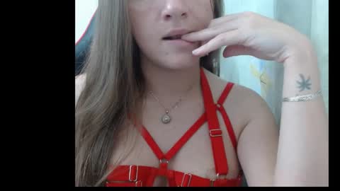 Snapshot of samantha907323 chatting on May 31, 12:19 am samantha907323 online show from May 31, 12:19 am