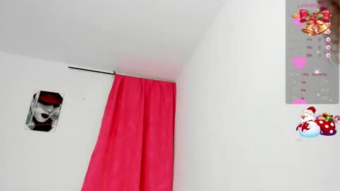 Snapshot of samantha__smile__ chatting on December 14, 12:12 pm Samanthasmile online show from December 14, 12:12 pm