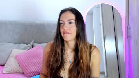 Samantha Ferrec online show from December 18, 3:15 am