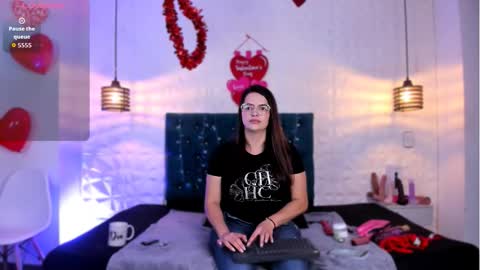 Snapshot of samantha_foxyy chatting on February 13, 11:50 am samantha_foxyy online show from February 13, 11:50 am